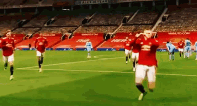 Manchester United GIF - Manchester United Knee GIFs