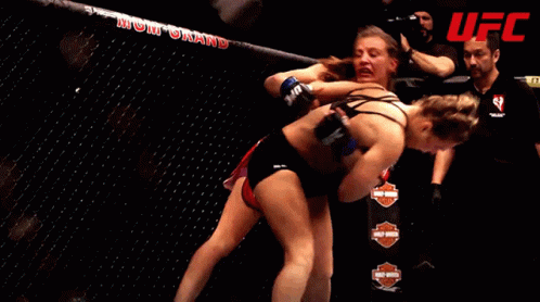 Knockdown Ronda Rousey GIF - Knockdown Ronda Rousey Hall Da Fama Do GIFs