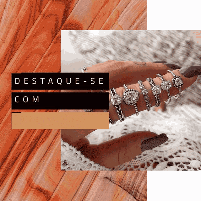 a woman 's hand holding a bunch of rings with the words " destaque-se com " above