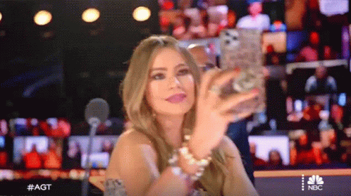 Selfie Sofia Vergara GIF - Selfie Sofia Vergara Howie Mandel GIFs
