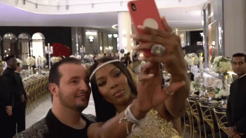 Selfie Naomi Campbell GIF