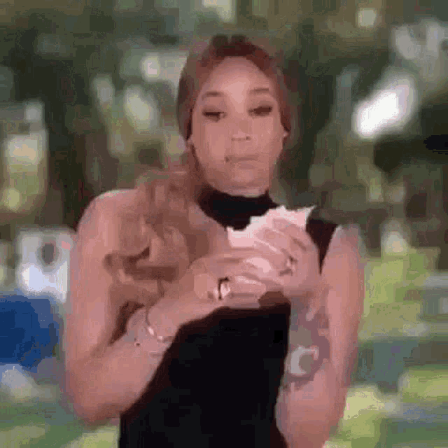 Unbothered Whatever GIF - Unbothered Whatever Eat GIFs