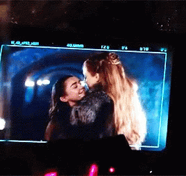 Sansa And Arya Stark Kiss GIF - Sansa And Arya Stark Kiss Got GIFs