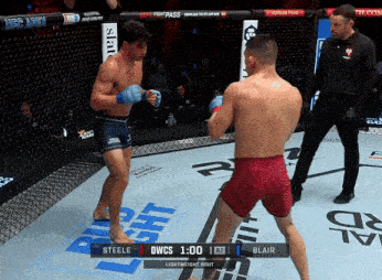 a boxing match between steele and blair with the score at 1-0