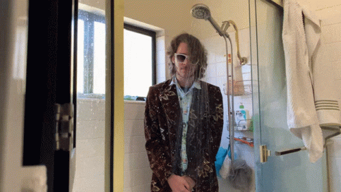 Monsieur Herr Music For People Who Hate Music GIF - Monsieur Herr Music For People Who Hate Music Shower GIFs