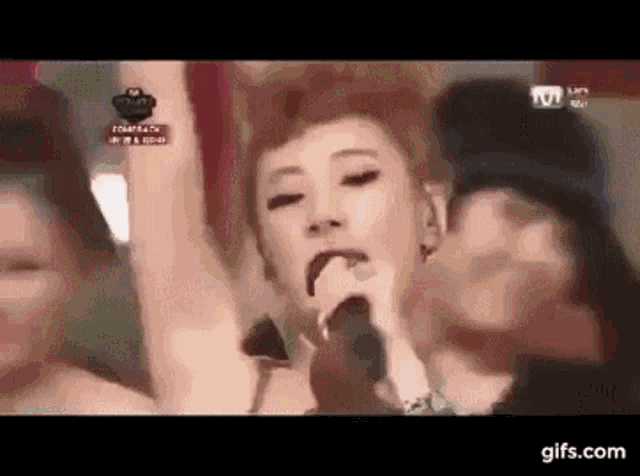 Seo In Young Kpop Dance GIF - Seo In Young Kpop Dance Point GIFs