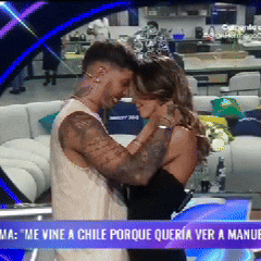a man and a woman are dancing in a living room with the caption ma me vine a chile porque queria ver a manu