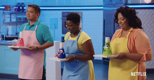 Showing Cakes Nailed It GIF - Showing Cakes Nailed It Presentation GIFs