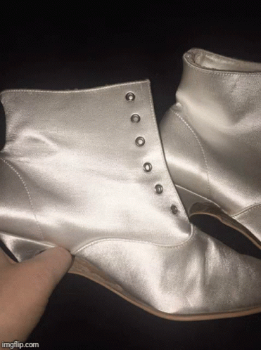 Design Shoes GIF - Design Shoes White Shoes GIFs