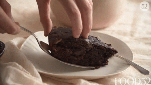 Chocolate Plating Plating GIF - Chocolate Plating Plating Chocolate Cake GIFs