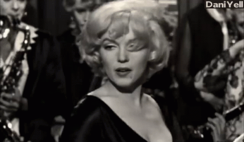 Wink Eye Wink GIF - Wink Eye Wink Marilyn Monroe GIFs