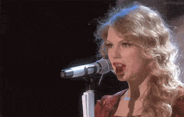 Taylor Swift Live GIF - Taylor Swift Live Stage GIFs