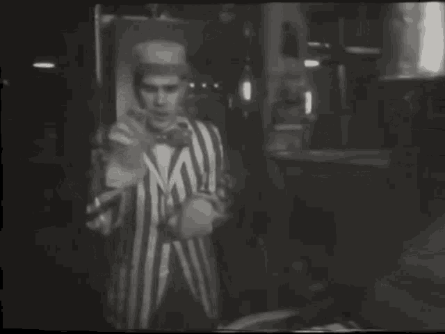 Johnny Jellybean Lunchtime Little Theatre GIF - Johnny Jellybean Lunchtime Little Theatre Ted Zeigler GIFs