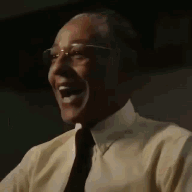 No Funny Straight Face GIF - No Funny Straight Face Gustavo GIFs