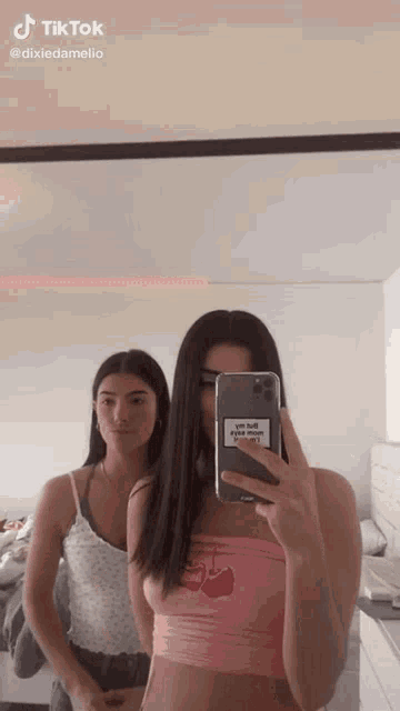Dixie D Amelio Selfie GIF - Dixie D Amelio Selfie Girls GIFs