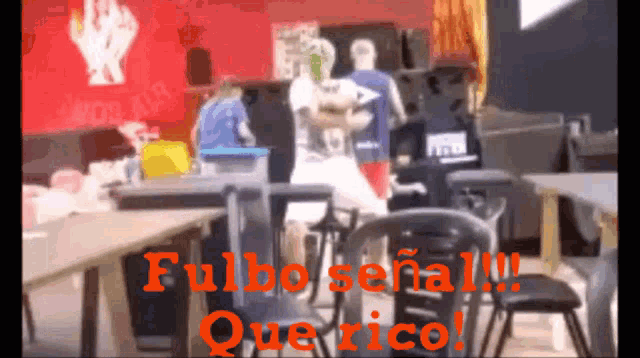 a blurred image of a room with the words fulbo señal que rico