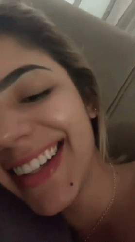 Hari Selfie GIF - Hari Selfie Smile GIFs