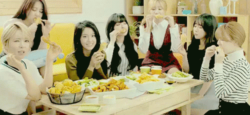에이오에이 치킨 닭 음식 GIF - Kpop Korean Aoa GIFs