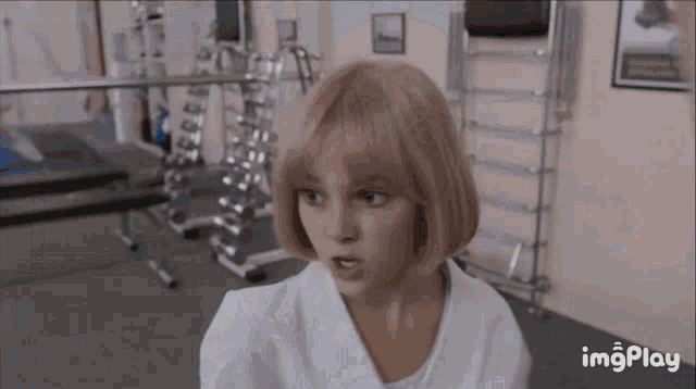 Karate Girl Charlie And The Chocolate Factory GIF - Karate Girl Charlie And The Chocolate Factory Violet Beauregarde GIFs