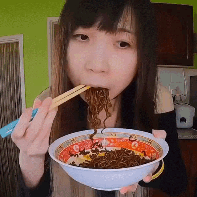 Eating Noodles Xiao GIF - Eating Noodles Xiao Xiaorishu GIFs