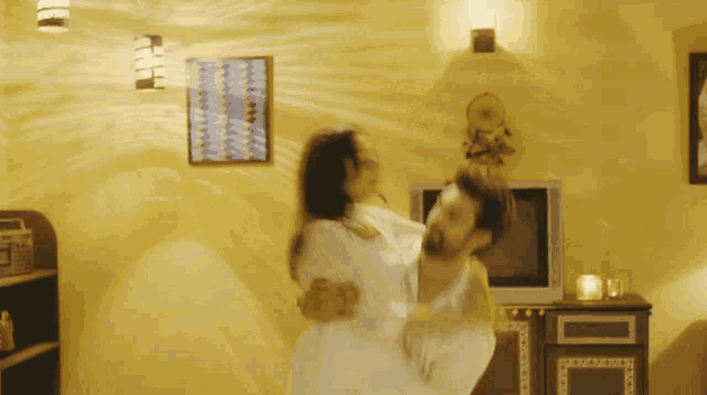 Kiss Saroon GIF - Kiss Saroon Romantic GIFs