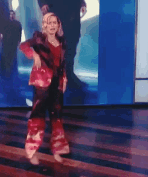 Brie Larson Dancing GIF - Brie Larson Dancing Weekend Vibe GIFs