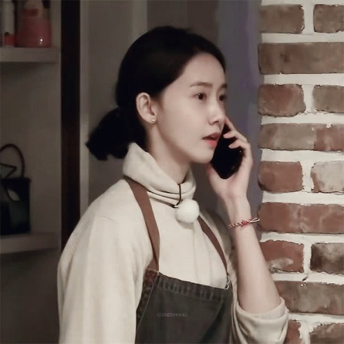 Yoona Smile GIF - Yoona Smile Talking On The Phone GIFs