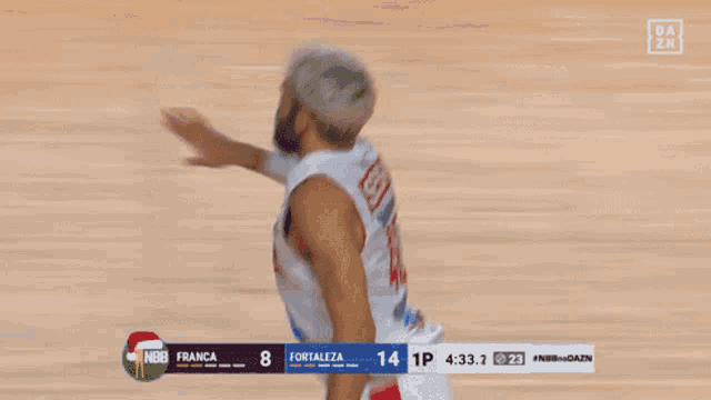 a basketball game is being played between nbb francia and fortaleza