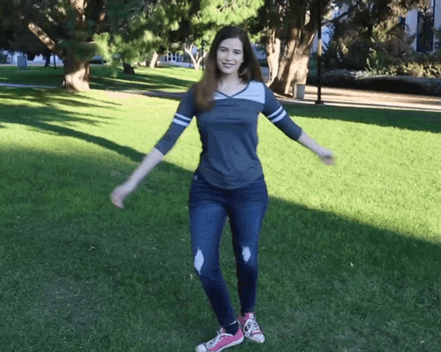 Spin And Pose Marissa Rachel GIF - Spin And Pose Marissa Rachel Marissa Rachel Channel GIFs