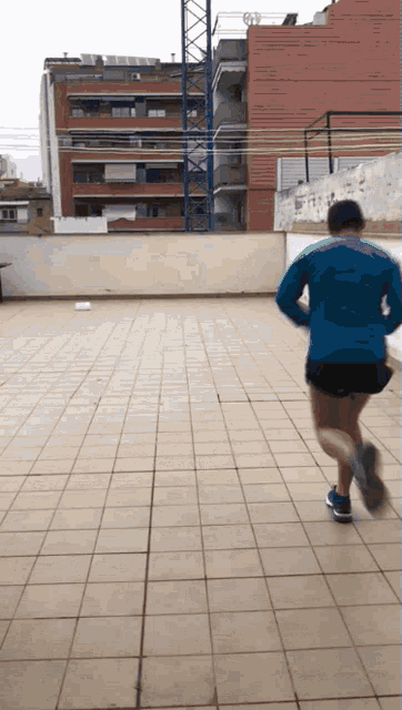 Valli Cooper Running GIF - Valli Cooper Running Exercise GIFs