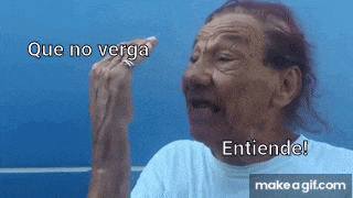 an elderly woman is making a funny face with the words que no verga entiende