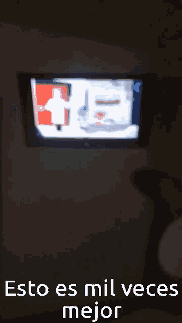 a blurred image of a person with the text esto es mil veces mejor