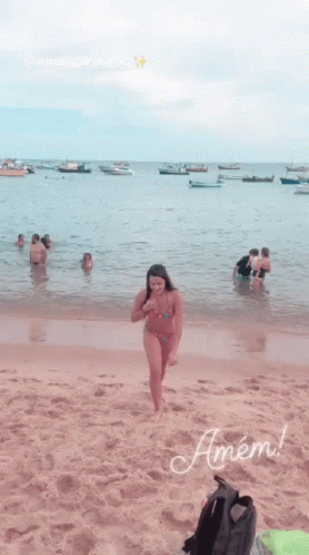 Emilly Araujo Beach GIF - Emilly Araujo Beach Smile GIFs