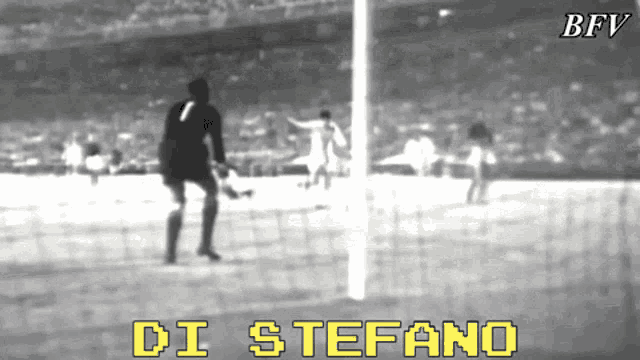 a black and white photo of a soccer game with the name di stefano in yellow letters