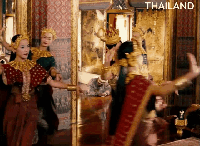 Thai Dress GIF - Thai Dress Nun GIFs