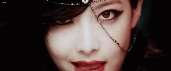 Fx Red Light Victoria Song GIF - Fx Red Light Victoria Song Song Qian GIFs