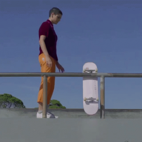 Montaigne Actualmontaigne GIF - Montaigne Actualmontaigne Skateboard GIFs