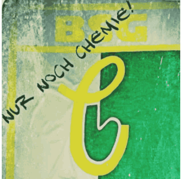 a green and yellow sign with the letter e on it