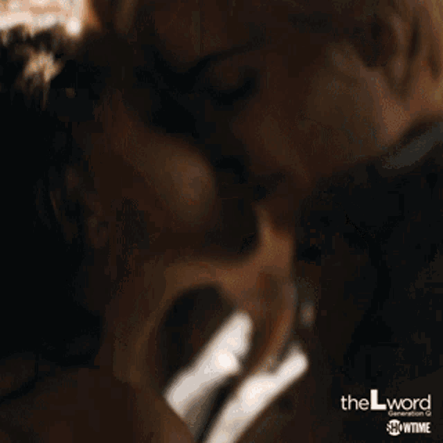 Kissing Making Out GIF - Kissing Making Out In Love GIFs