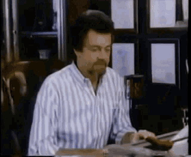 Old Man Stephen J Cannell GIF - Old Man Stephen J Cannell Typewriter GIFs