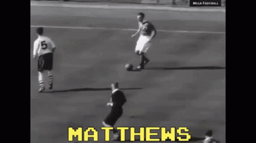 Stanley Matthews Matthews GIF - Stanley Matthews Matthews Dribble GIFs