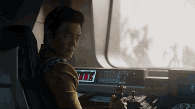 Star Trek Hikaru Sulu GIF