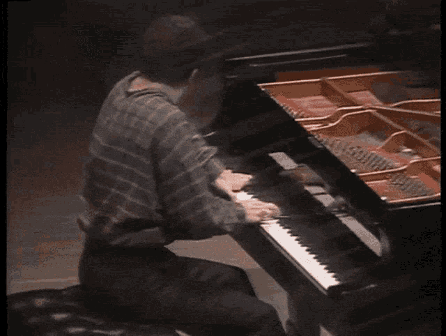 Piano Performance GIF - Piano Performance Keith Jarrett GIFs