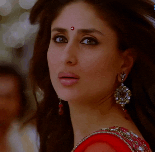 Kareena Kareena Kapoor GIF - Kareena Kareena Kapoor Kareena In Red GIFs