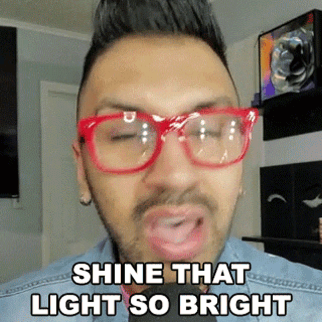 Shine That Light So Bright Chris Sapphire GIF - Shine That Light So Bright Chris Sapphire Cameo GIFs