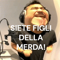 a man wearing headphones with the words siete figli della merda behind him