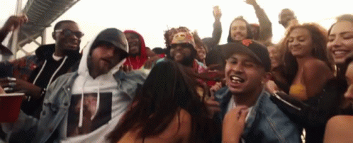 Crowd Jamming GIF - Crowd Jamming Partying GIFs