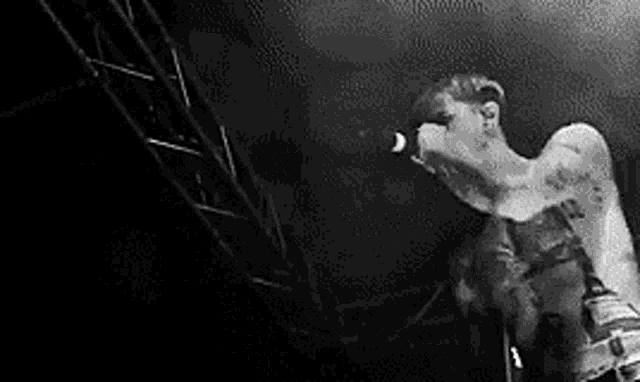 Machine Gun Kelly Mgk GIF - Machine Gun Kelly Mgk Mgk On Stage GIFs