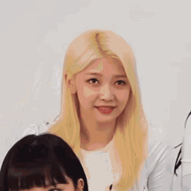Everglow Reaction Everglow GIF - Everglow Reaction Everglow Confused GIFs