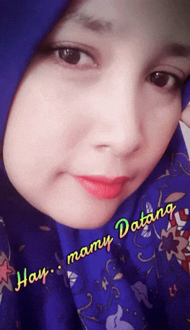 a close up of a woman 's face with the words hay many datang written below her